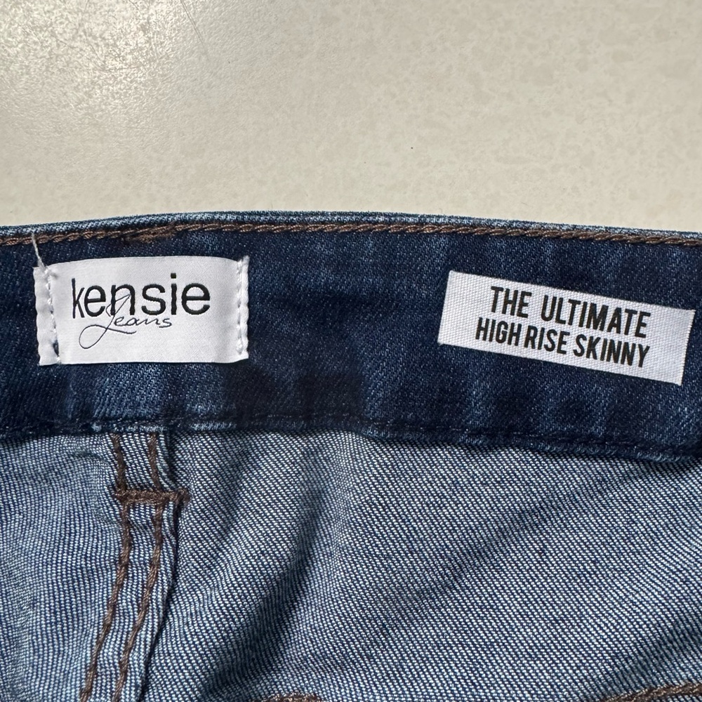 Women’s Size 10/30 Kensie Dark Blue Skinny Jeans with Button-Fly - Picture 3 of 4